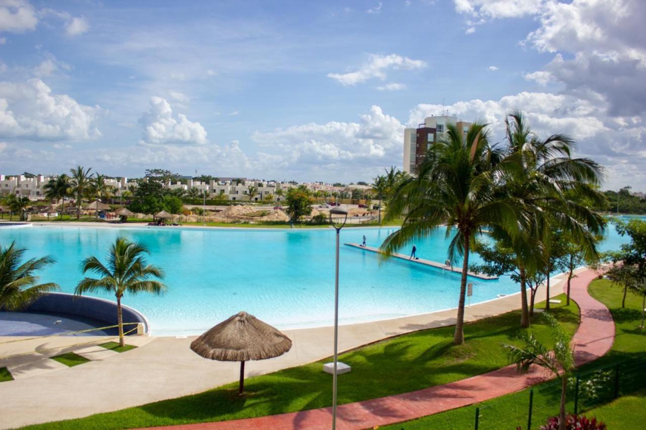 departamento en Cancún con 7 albercas tipo playa y laguna Exterior foto