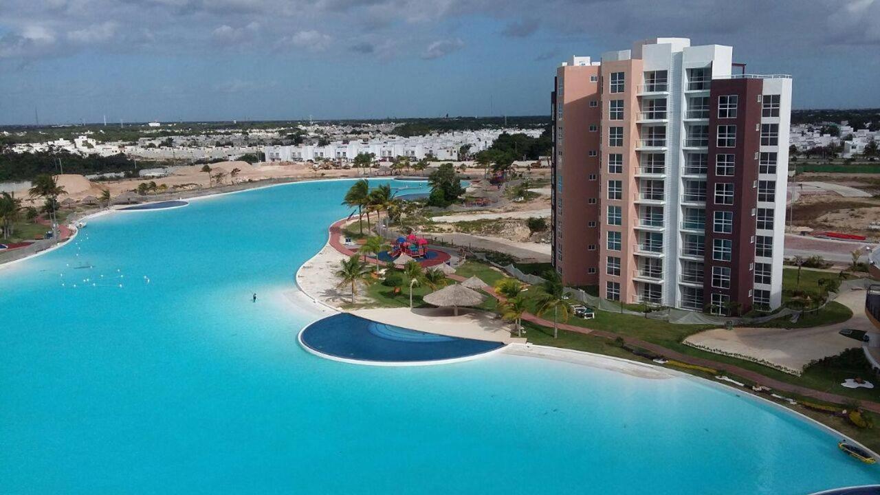 departamento en Cancún con 7 albercas tipo playa y laguna Exterior foto