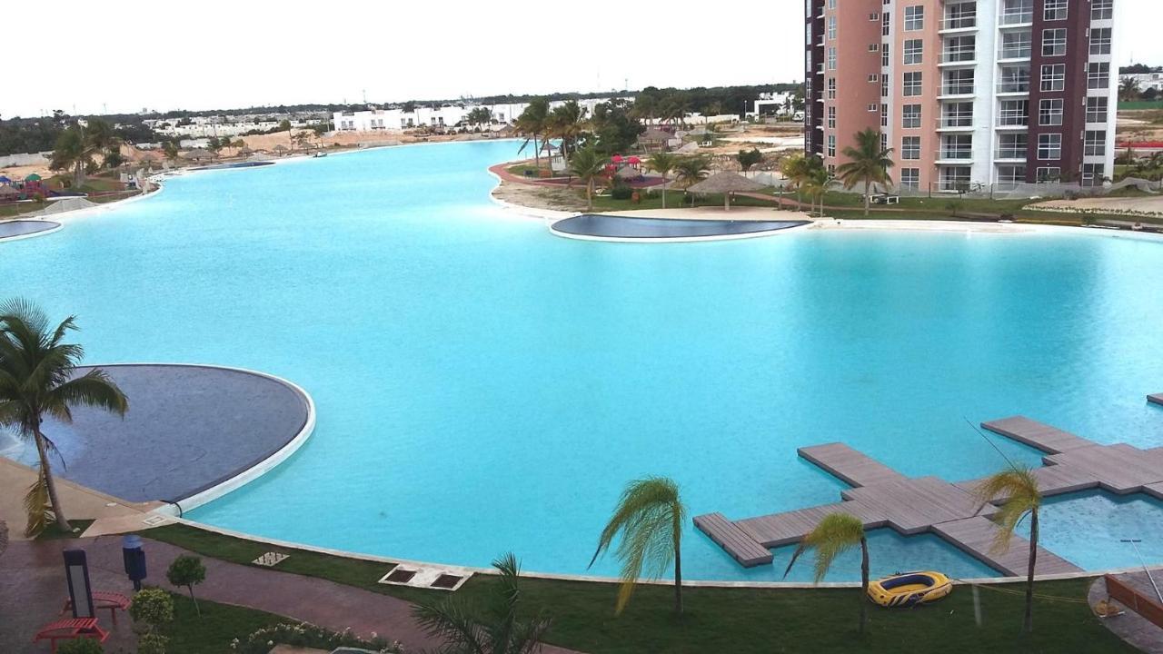 departamento en Cancún con 7 albercas tipo playa y laguna Exterior foto